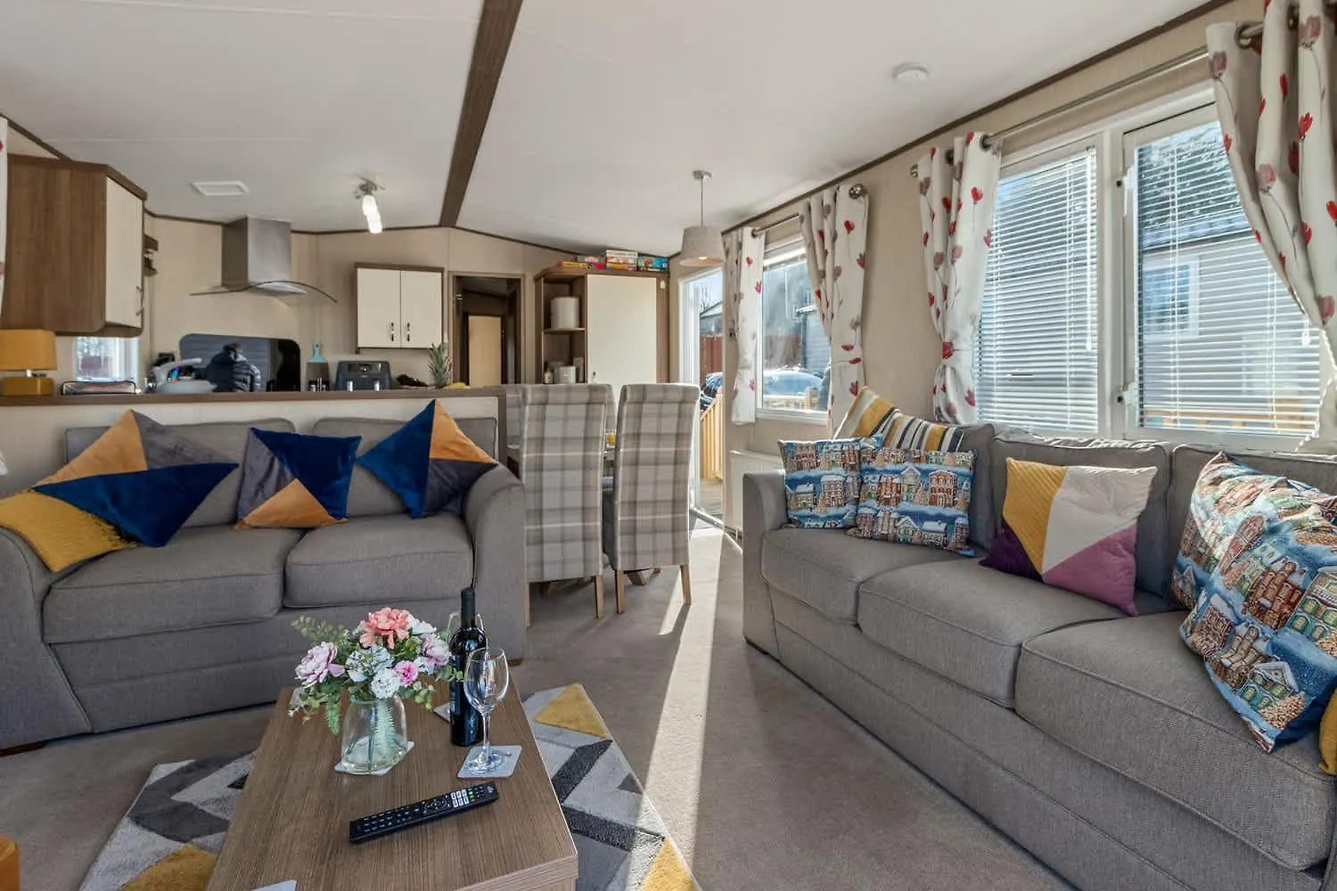 Retreat At The Lake - Fishing Lakes, Heated Outdoor Swimming Pool 500Yrds Exeter