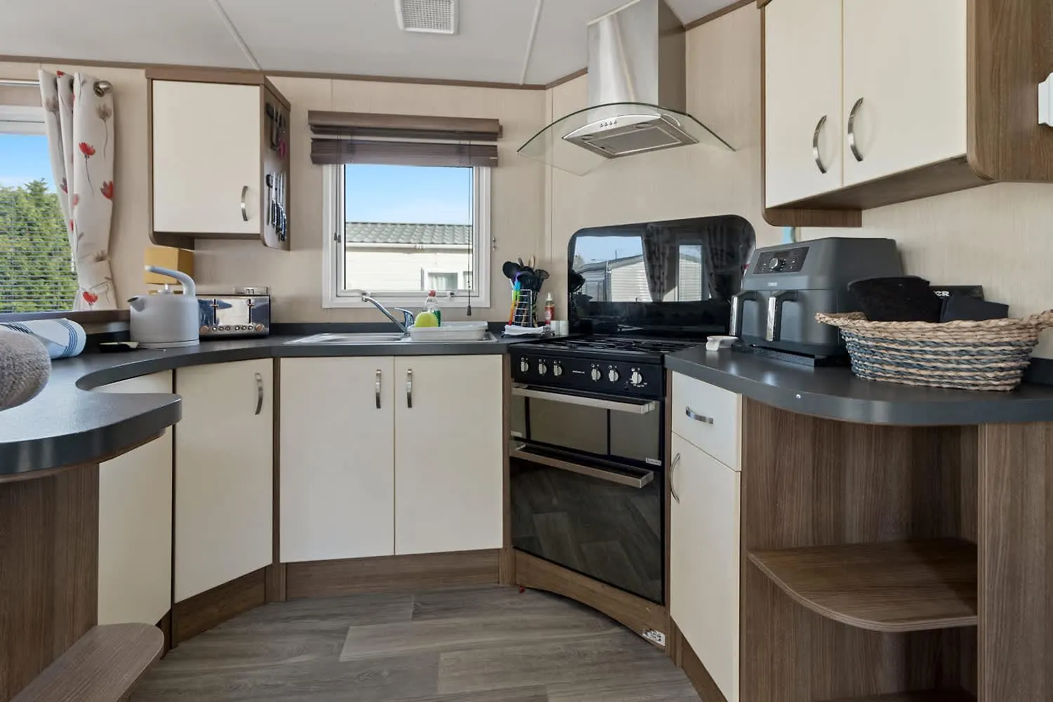 Retreat At The Lake - Fishing Lakes, Heated Outdoor Swimming Pool 500Yrds Exeter 0*,  Velká Británie